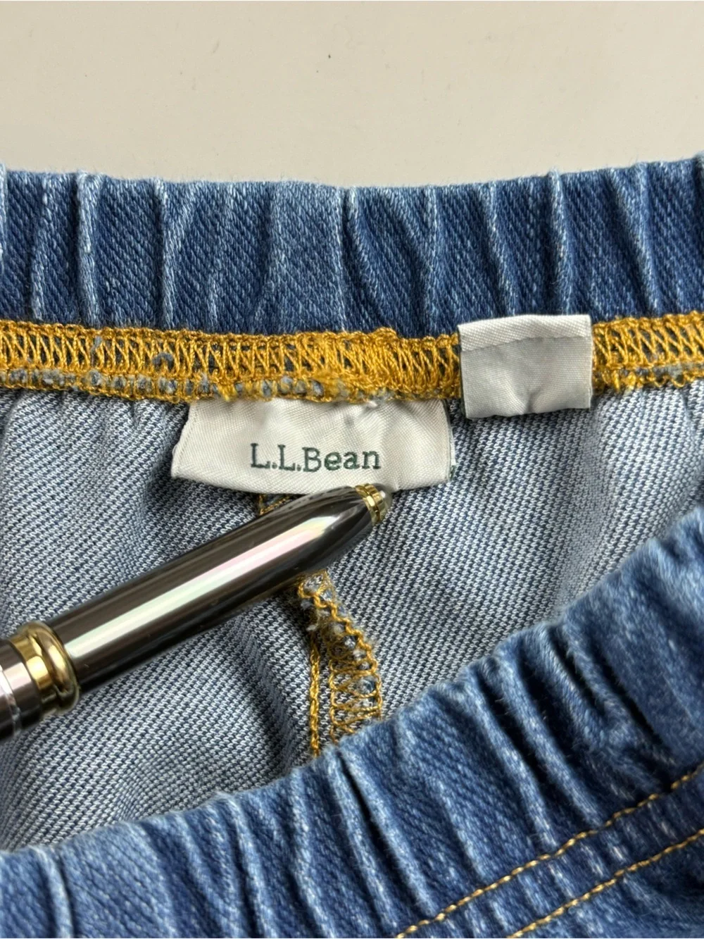 L.L. Bean Straight Leg Blue Denim Elastic Waist Pull-On Jeans Womens M